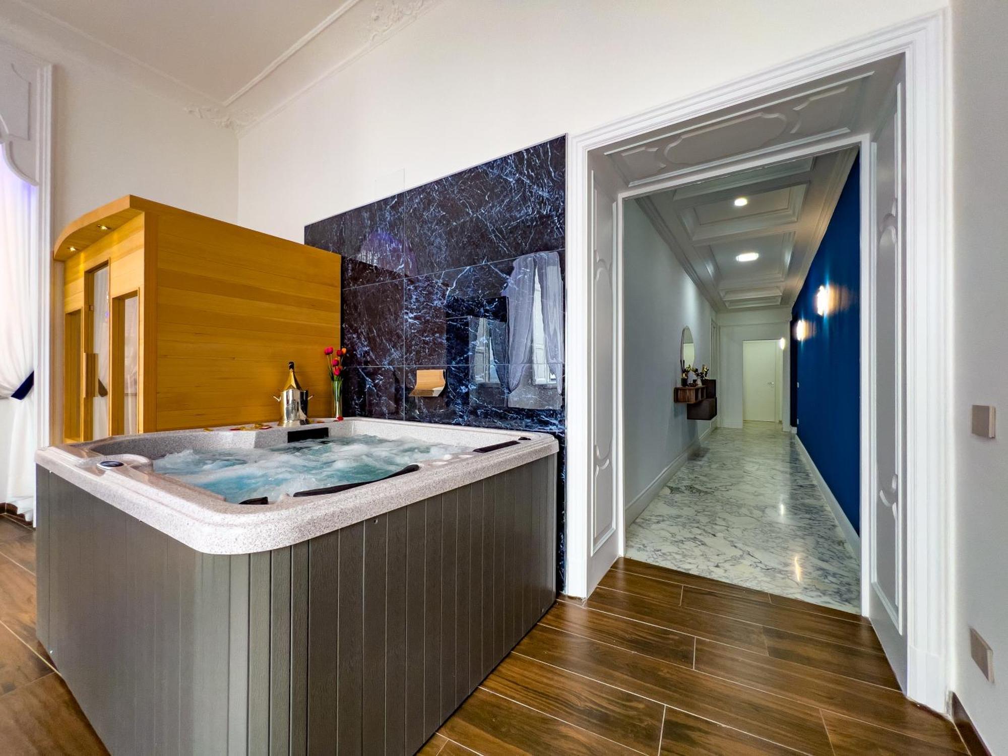 Couette-café Pama Luxury & *